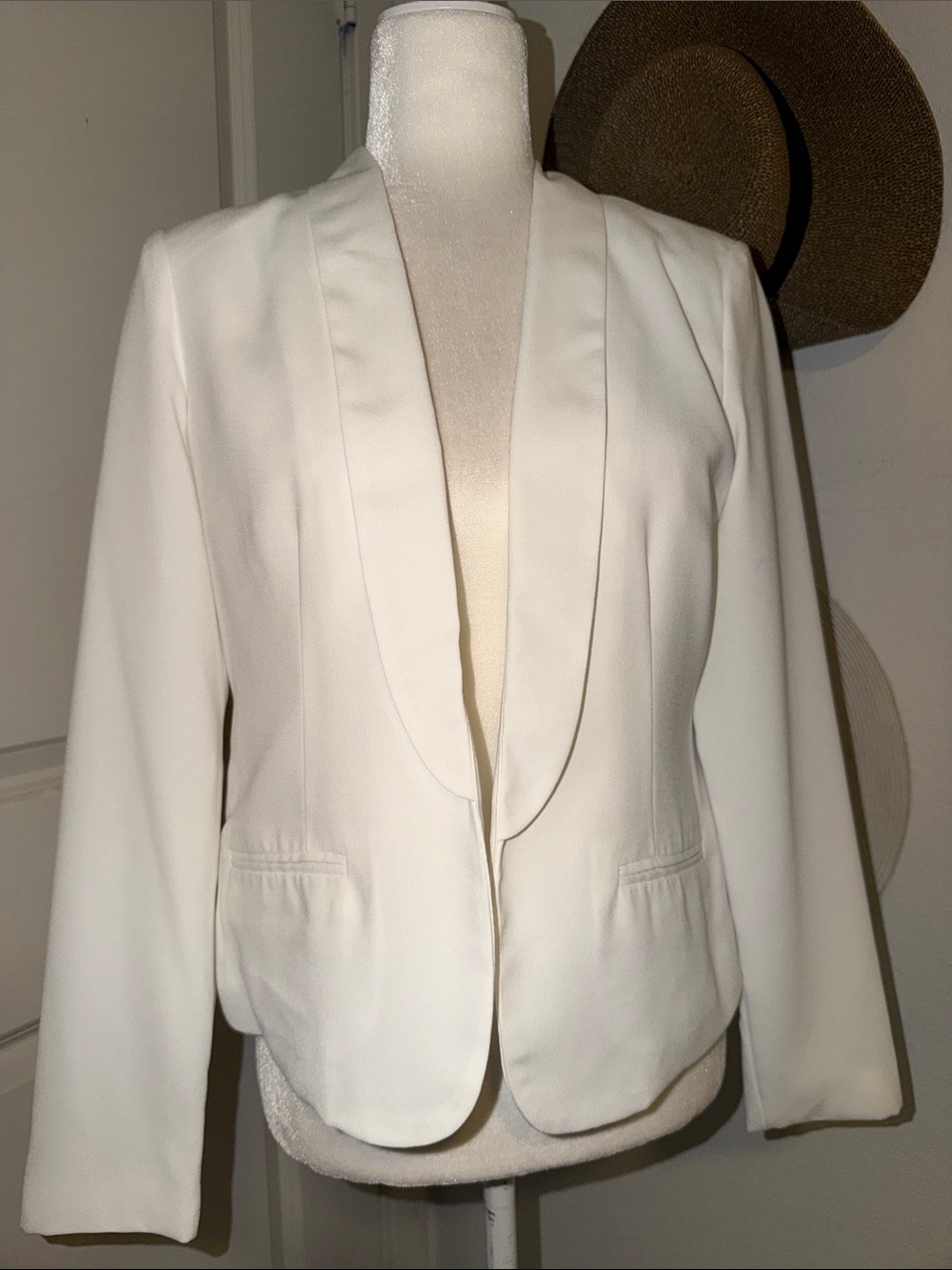 NWT Medium White short blazer